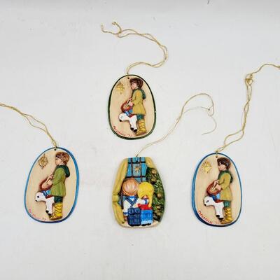 SPECIALTY CERAMIC SET OF 4 ORNAMENTS