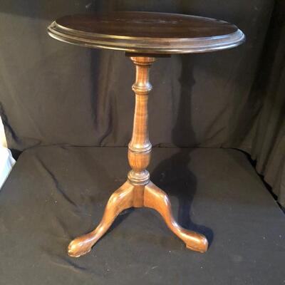 Ethan Allen Side Table with Inlaid Stone Top (LR-MG)