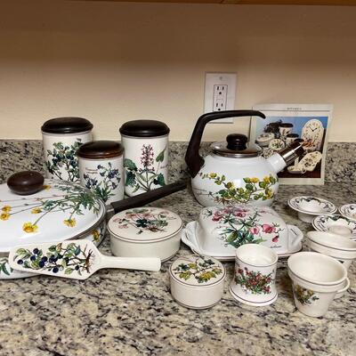 Lot 36  Villeroy & Boch "Botanica" Serving Pieces