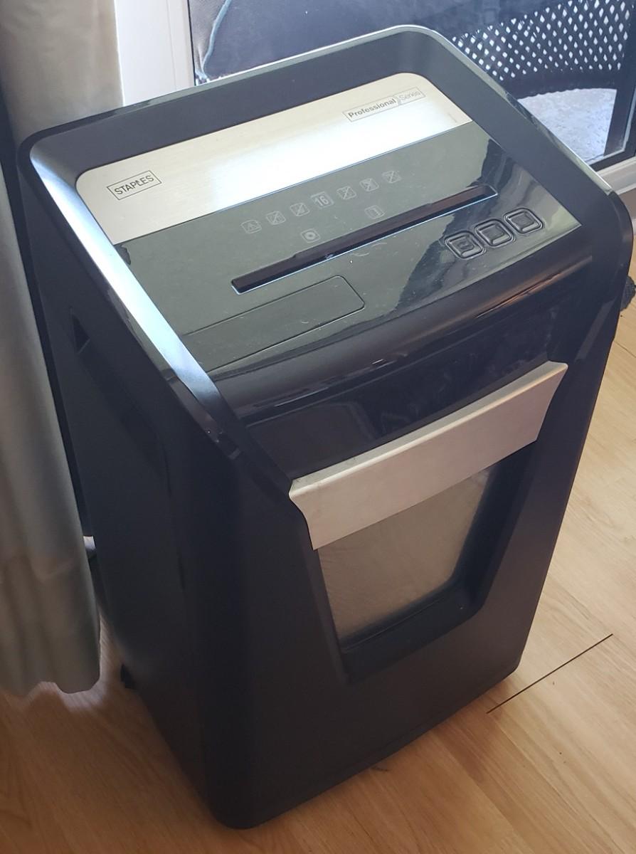 Staples Professional Series Shredder