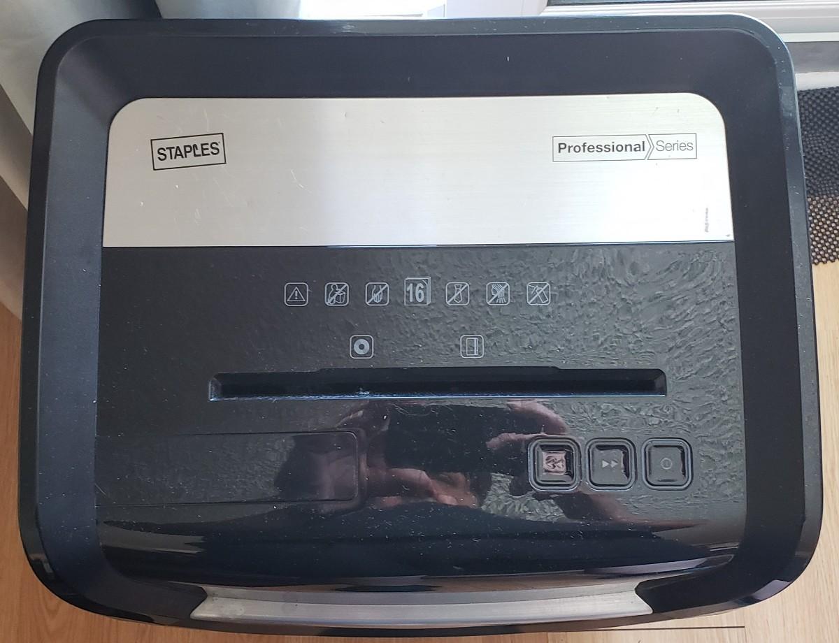 Staples Professional Series Shredder