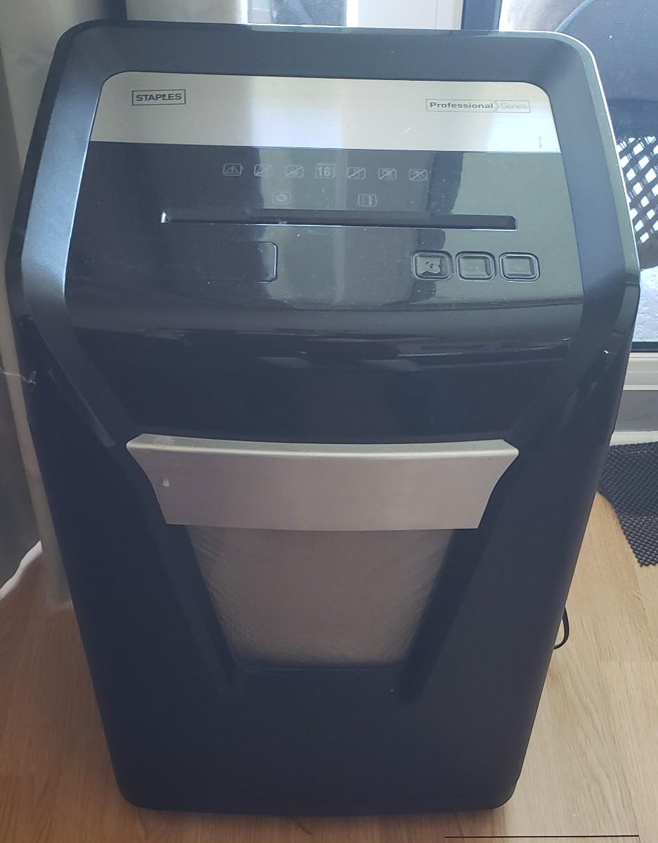 Staples Professional Series Shredder
