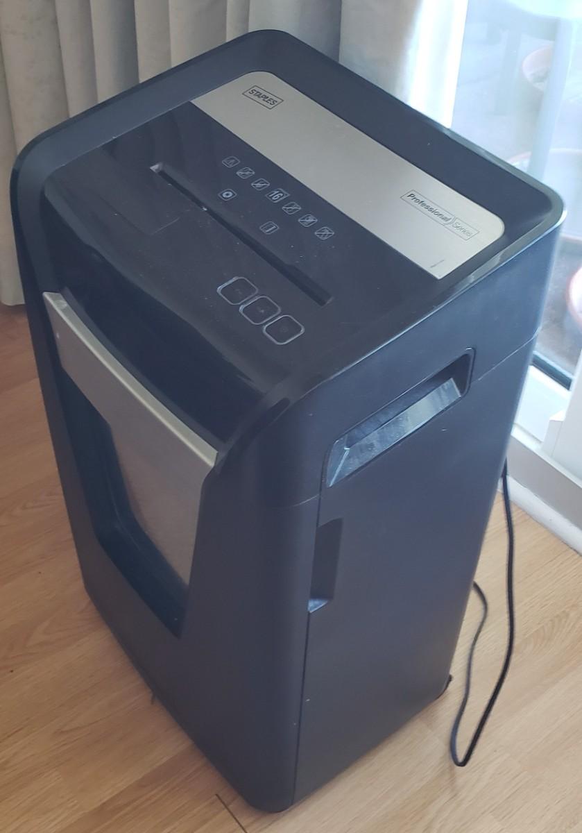 Staples Professional Series Shredder