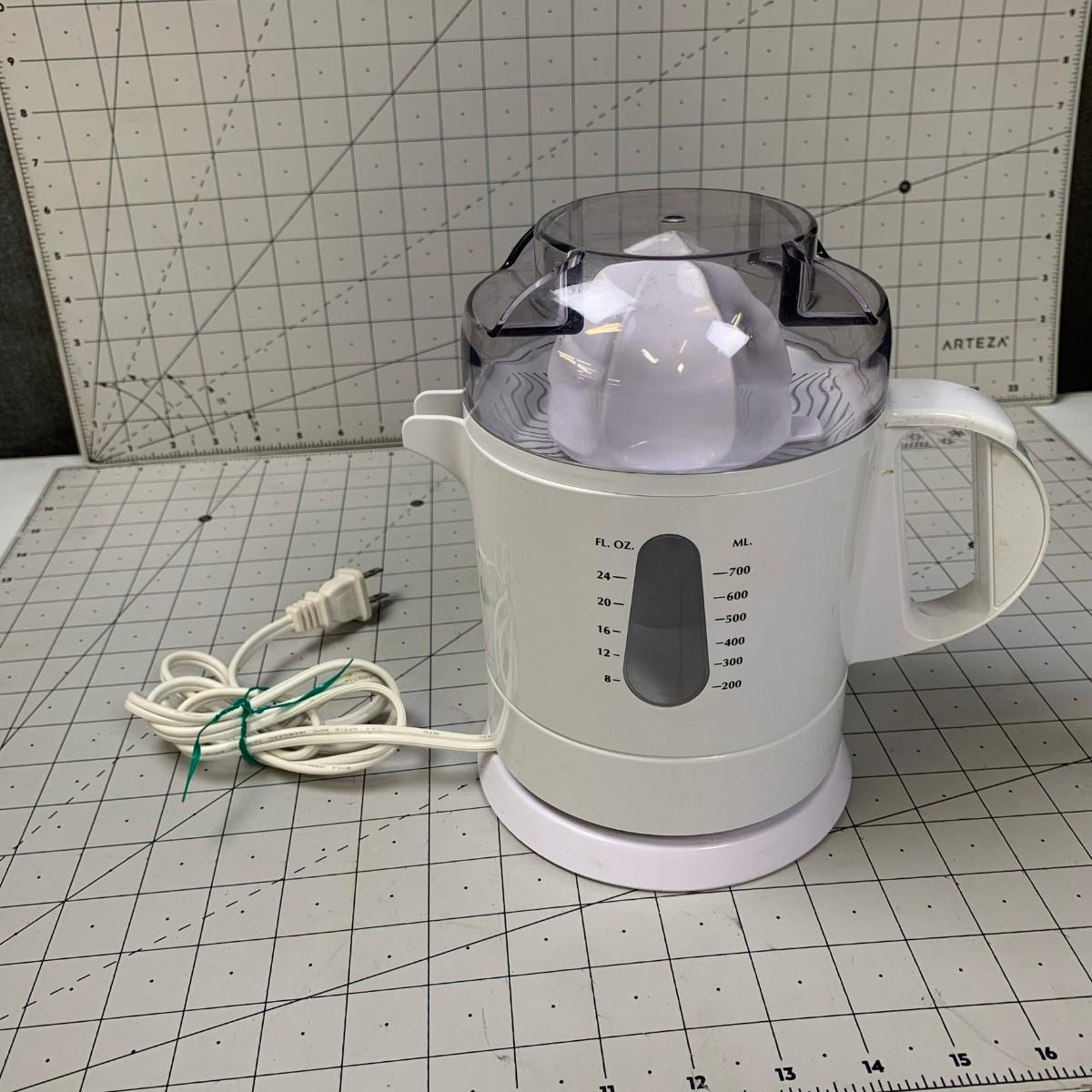 248 Betty Crocker Electric Citrus Juicer LIKE NEW