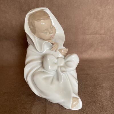 Lot 99. Nao by Lladro Figurine