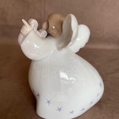 Lot 100. Lladro Angel