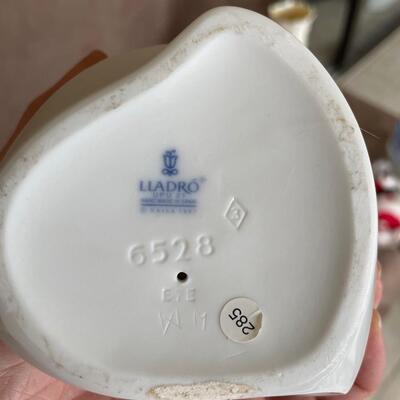 Lot 100. Lladro Angel