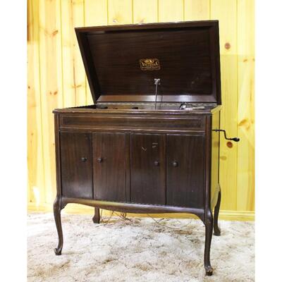 Antique Victor Victrola Gramophone & Tube Powered Speaker Cabinet ...