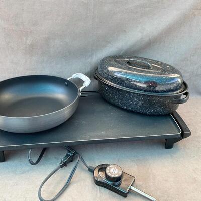 Lot 10  Electric Griddle, Frying Pan, & Roaster