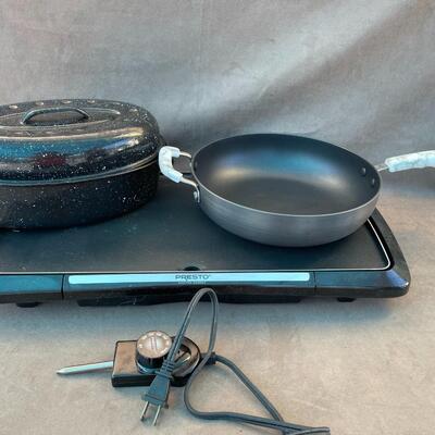 Lot 10  Electric Griddle, Frying Pan, & Roaster