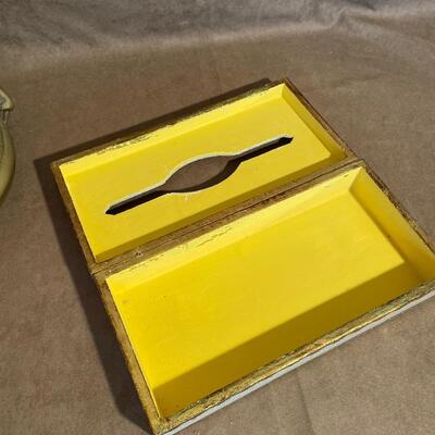 Lot 104. Vintage Metal Misc