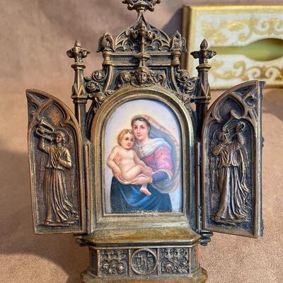 Lot 104. Vintage Metal Misc