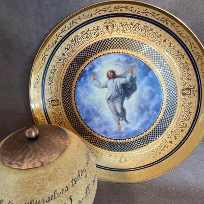 Lot 110.  Gold Decor Misc