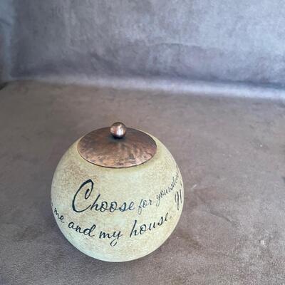 Lot 110.  Gold Decor Misc