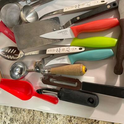 Lot 138. Kitchen Utensil Assortment