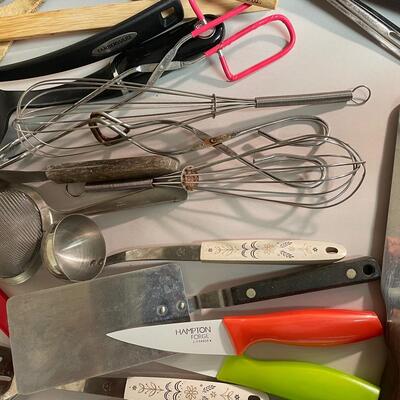 Lot 138. Kitchen Utensil Assortment