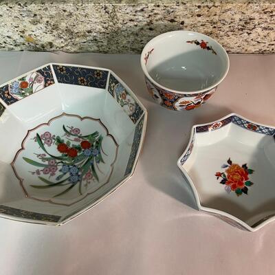 Lot 143. Set of 3 Porcelain Bowls