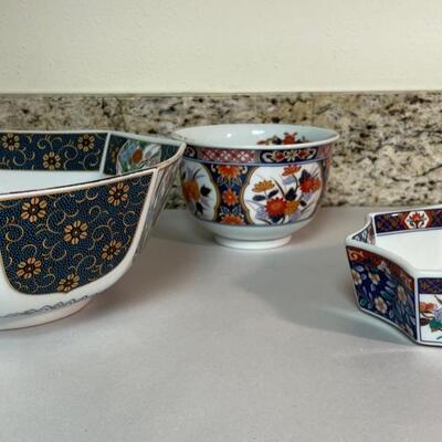 Lot 143. Set of 3 Porcelain Bowls