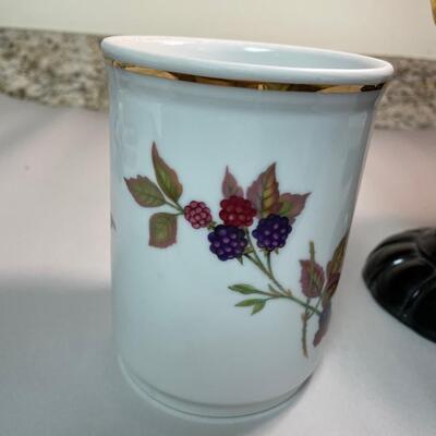Lot 148. Porcelain Lot