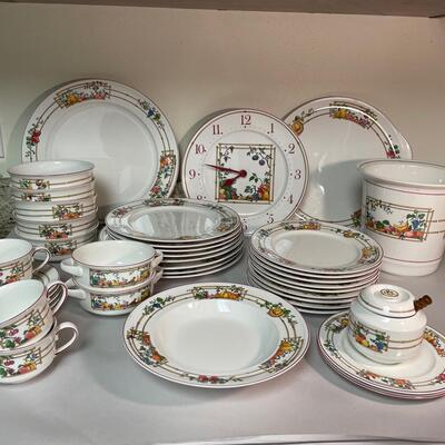 Lot 155. Villeroy & Boch Mon Jardin Porcelain Tableware