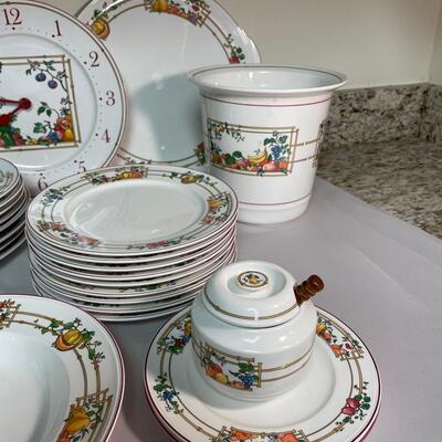Lot 155. Villeroy & Boch Mon Jardin Porcelain Tableware