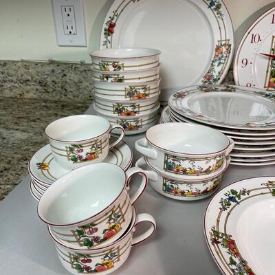 Lot 155. Villeroy & Boch Mon Jardin Porcelain Tableware
