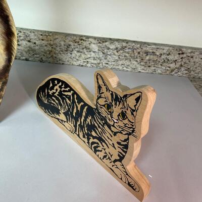 Lot 166. Another Cat Lot