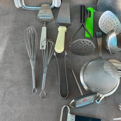Lot 42  Kitchen Utensils w/ Strainer