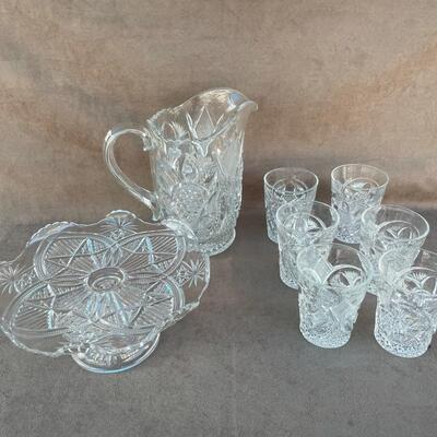 Lot 46  Glass Hostess Set