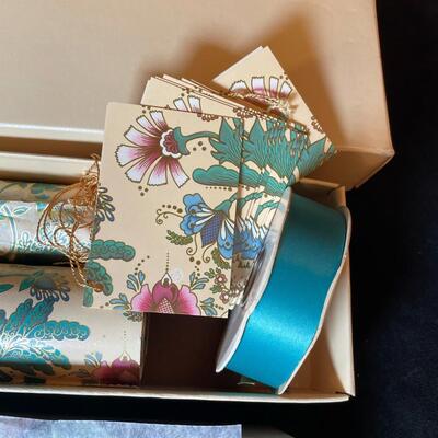 Lot 71  Gift Wrap Sets