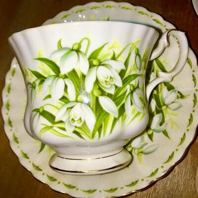 Royal Albert England Porcelain 3 Tea Cups with Saucers Flowers