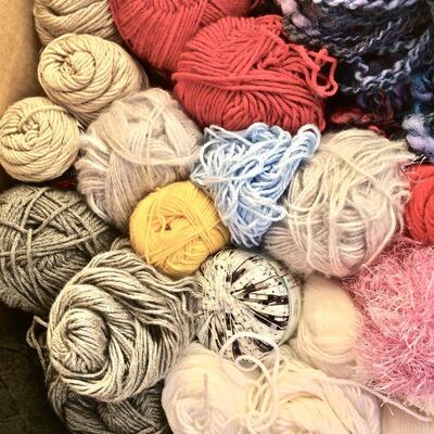 Yarn large lot Knitting Crochet Crafts Acrylic and Blend (B)