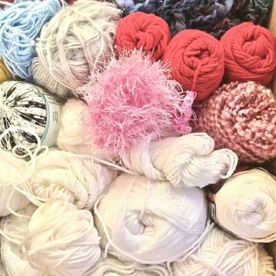 Yarn large lot Knitting Crochet Crafts Acrylic and Blend (B)