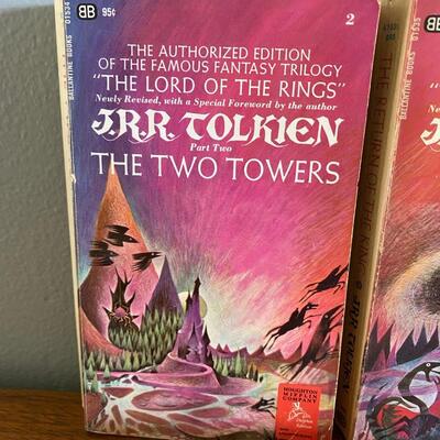 Vintage J.R.R Tolkien The Two Towers Return of the King Tolkien Reader Paperback Pocket Book 