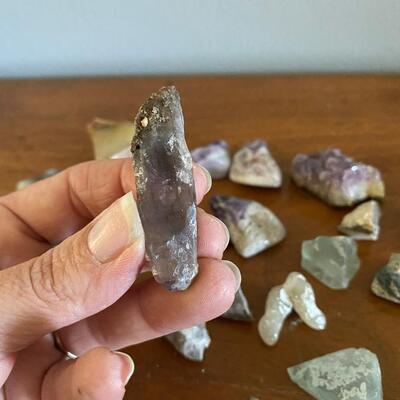 Lot of Small Mineral Rock Stones Crystals Arrowhead Petrified Wood Polished & Rough 