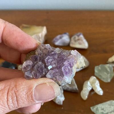 Lot of Small Mineral Rock Stones Crystals Arrowhead Petrified Wood Polished & Rough 