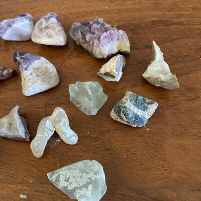 Lot of Small Mineral Rock Stones Crystals Arrowhead Petrified Wood Polished & Rough 