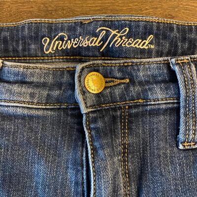 Universal Thread Pin Stripe Blue Denim Capri Straight Crop Pants High Rise Jeans