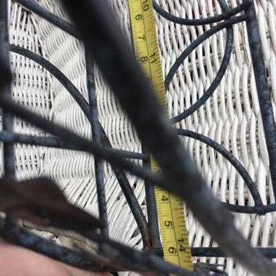 Hanging Wire Shelf planter