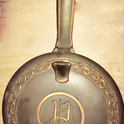 Mid Century Crumb Catcher and 8 matching Coasters metal with initial P design made by L.E. Mason Co. Boston