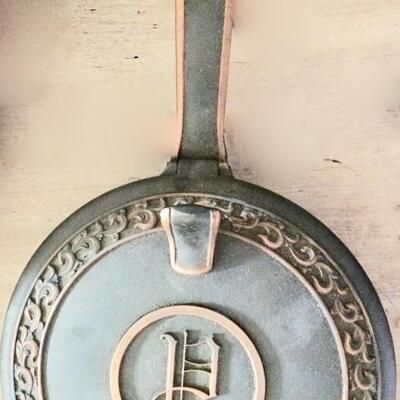 Mid Century Crumb Catcher and 8 matching Coasters metal with initial P design made by L.E. Mason Co. Boston