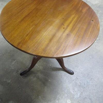 Vintage Wood Round Tilt Table
