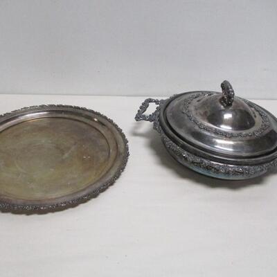 Meriden B Company Silverplate Server & Simpson Hall Miller & co Platter