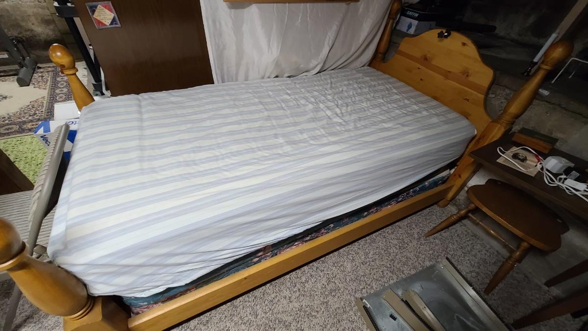 Twin bed, box spring, & wood frame