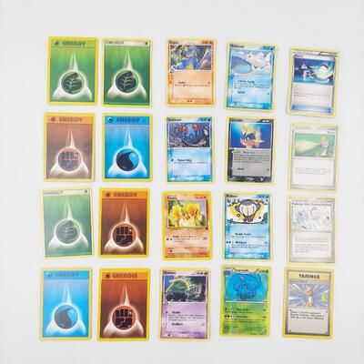 POKÃ‰MON - MULTIPLE YEARS - BUNDLE w/ HOLOGRAPHIC CARD #12