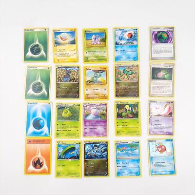POKÃ‰MON BUNDLE - MULTI YRS - BUNDLE - 2 HOLOGRAPHIC CARDS