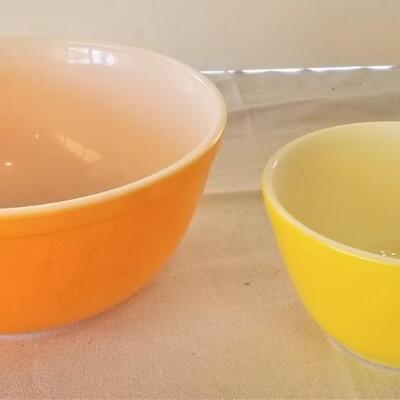 Lot #69  Two Vintage PYREX bowls