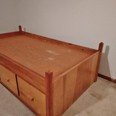 LOT 22 TWIN PLATFORM BED WITH UNDER DRAWERS