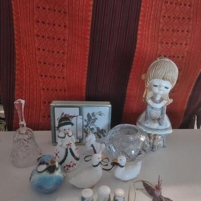 LOT 42 COLLECTABLE FIGURINES