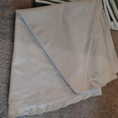 LOT 66 TABLE LINENS AND CHAIR CUSHIONS